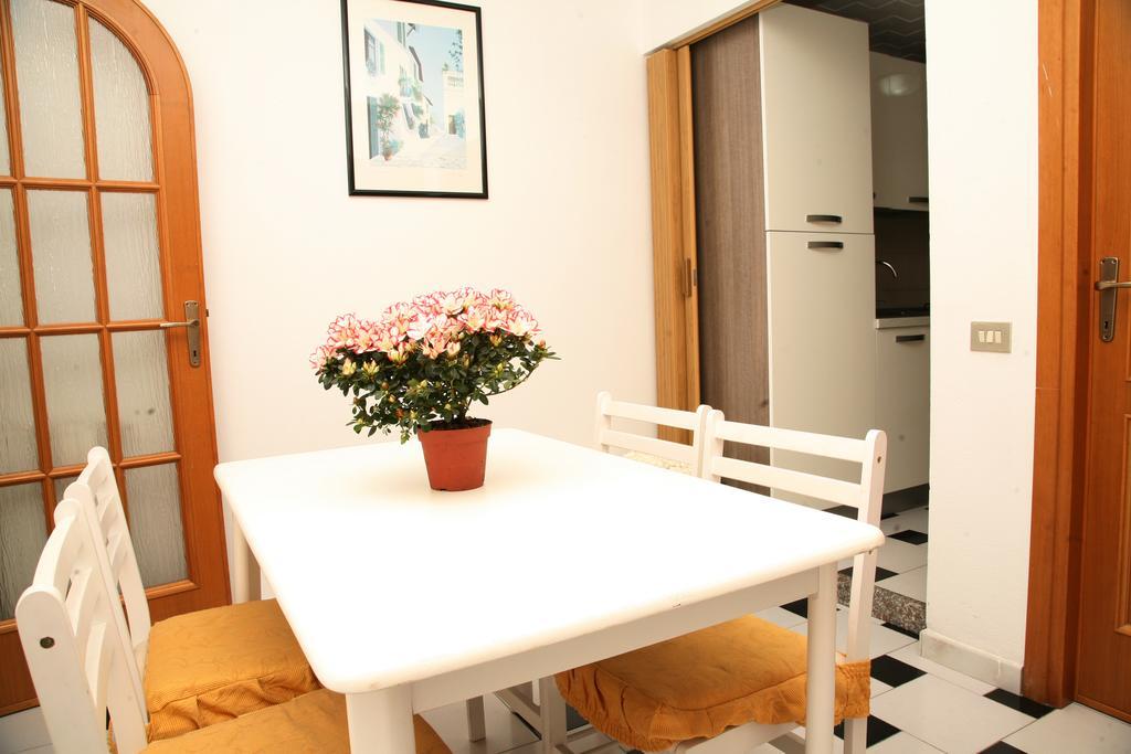 De Amicis Apartment Cagliari Habitación foto