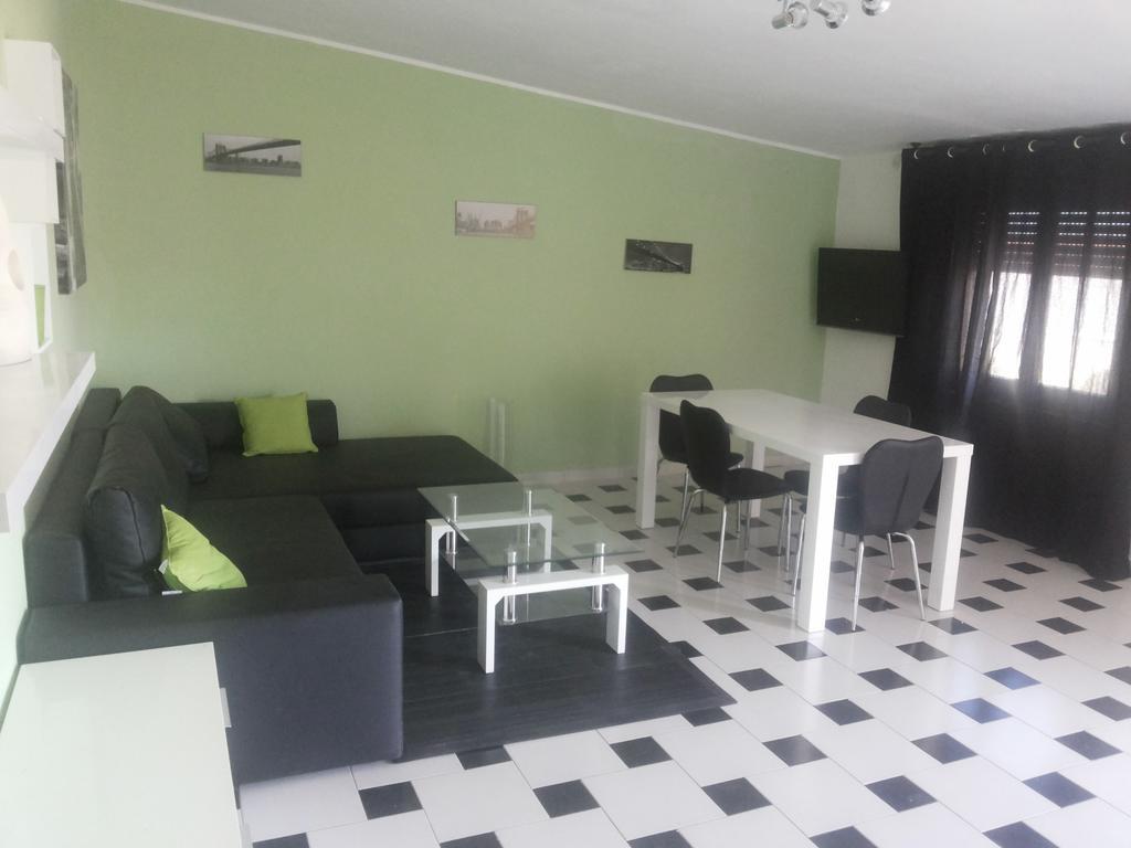 De Amicis Apartment Cagliari Habitación foto