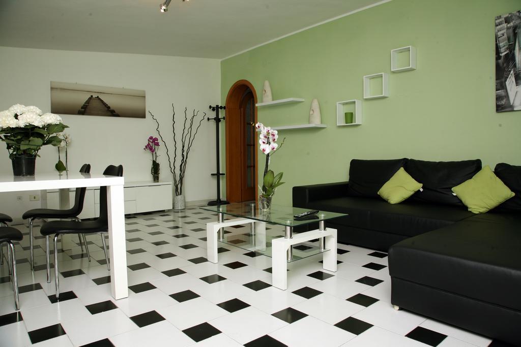 De Amicis Apartment Cagliari Habitación foto
